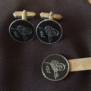 Vintage Silver tie clip and cufflinks   .